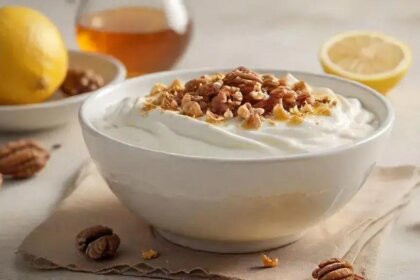 Greek yogurt with honey