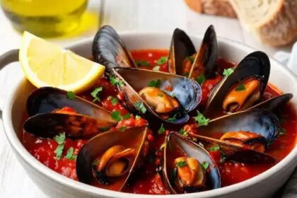 Mussels in tomato sauce